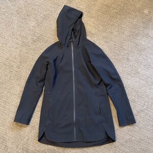 Lululemon Repelshell rain coat